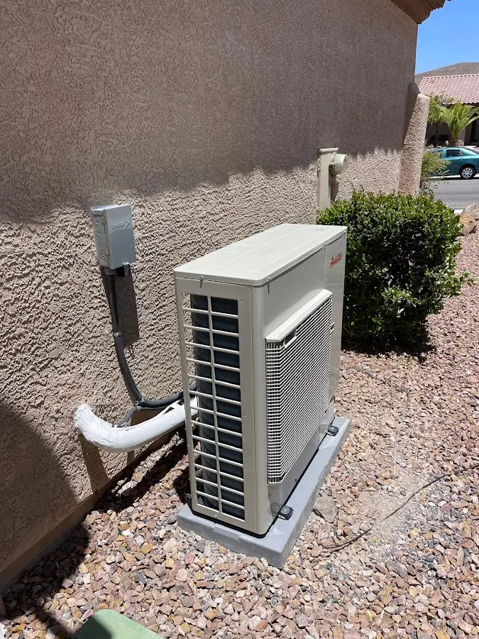 Residential air conditioning condenser unit in Palm Harbor